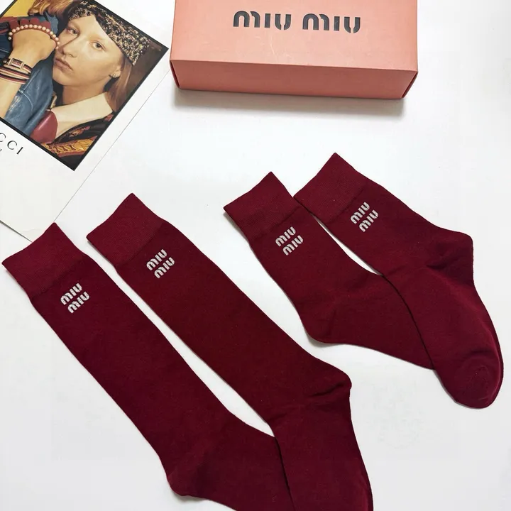 スーパーコピー ミュウミュウ 靴下