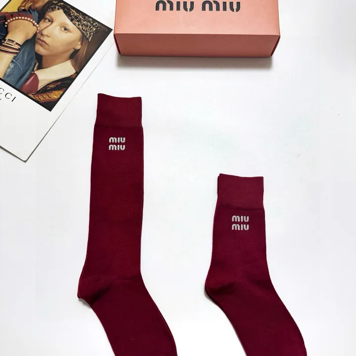 スーパーコピー ミュウミュウ 靴下