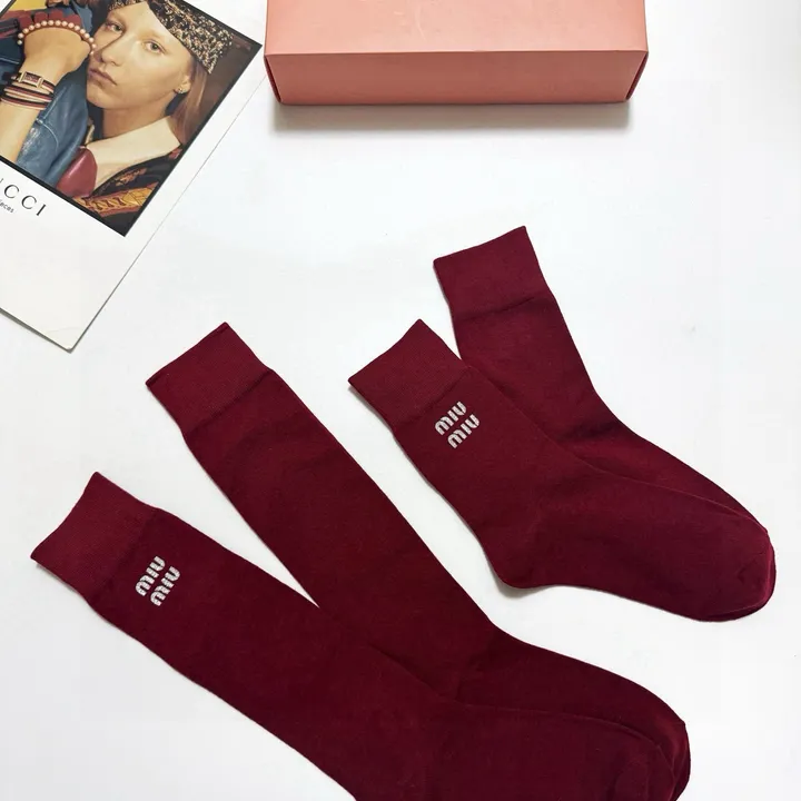 スーパーコピー ミュウミュウ 靴下