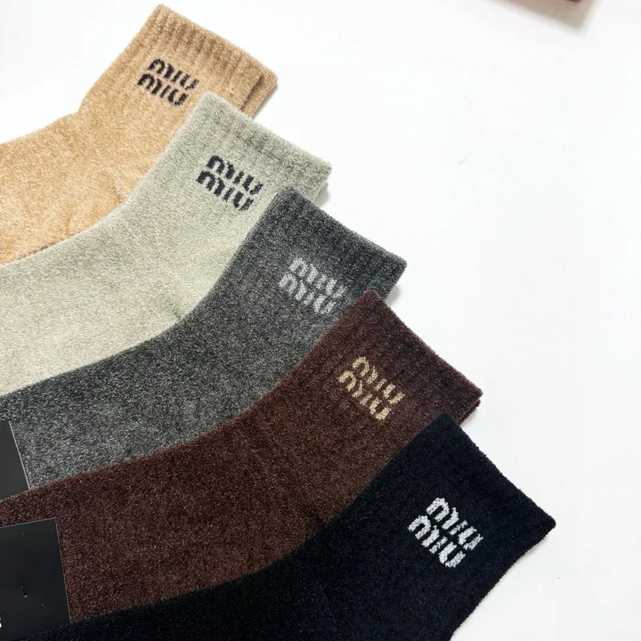 スーパーコピー ミュウミュウ 靴下