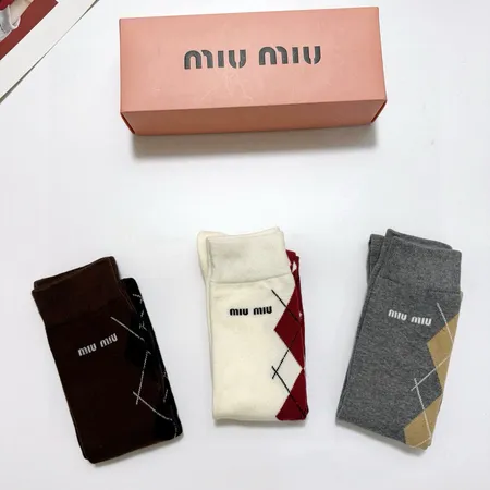スーパーコピー ミュウミュウ 靴下