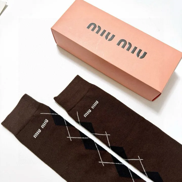スーパーコピー ミュウミュウ 靴下