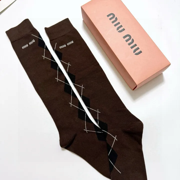 スーパーコピー ミュウミュウ 靴下