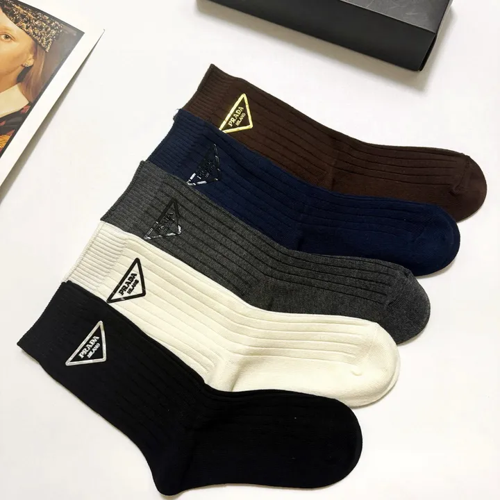 スーパーコピー プラダ 靴下