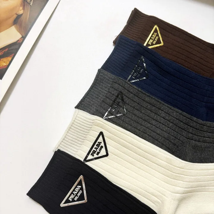 スーパーコピー プラダ 靴下