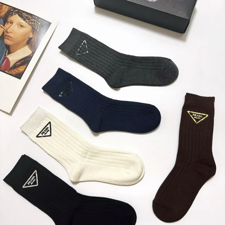 スーパーコピー プラダ 靴下