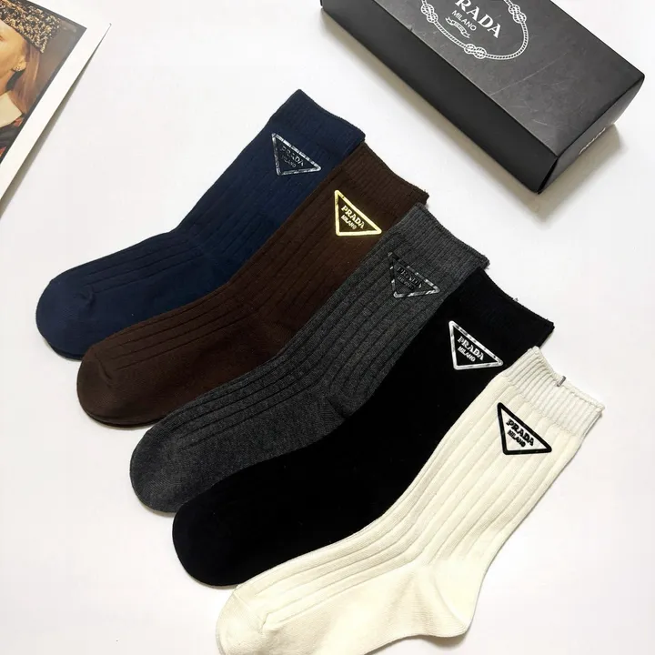 スーパーコピー プラダ 靴下