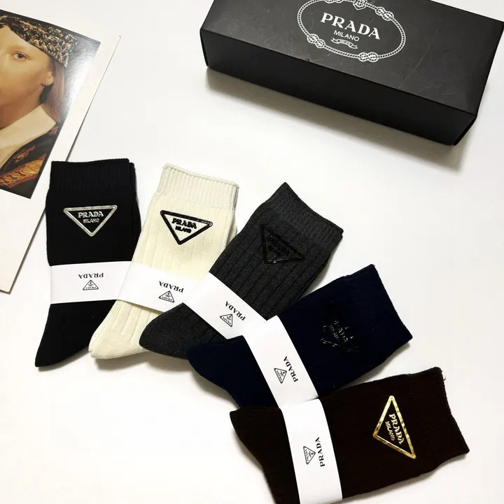スーパーコピー プラダ 靴下
