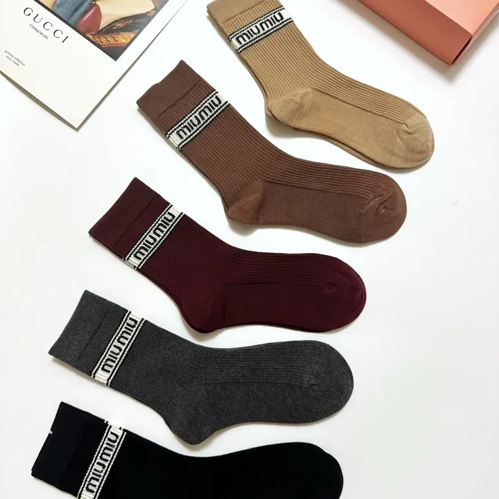 スーパーコピー ミュウミュウ 靴下