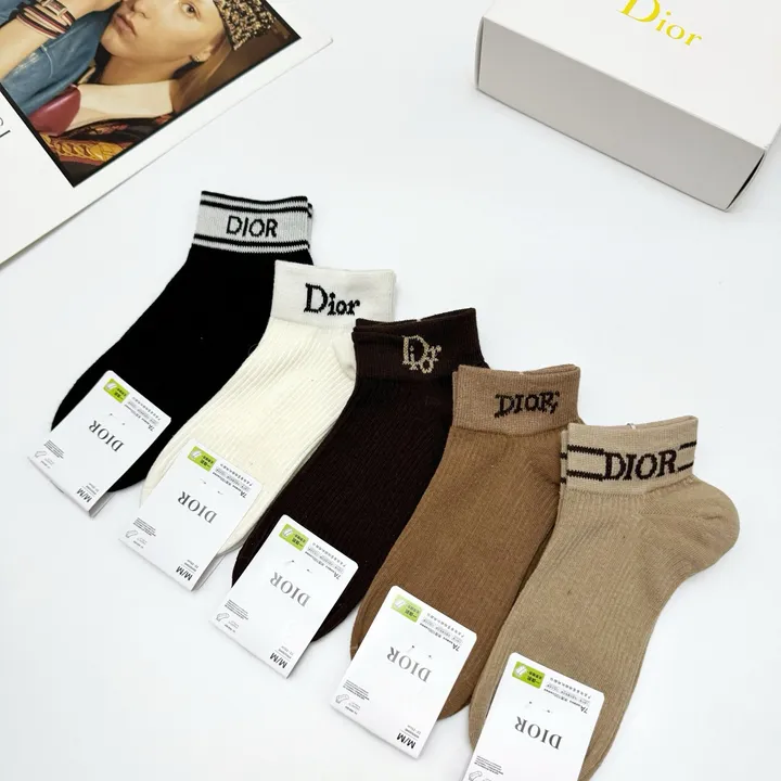 スーパーコピー ディオール 靴下