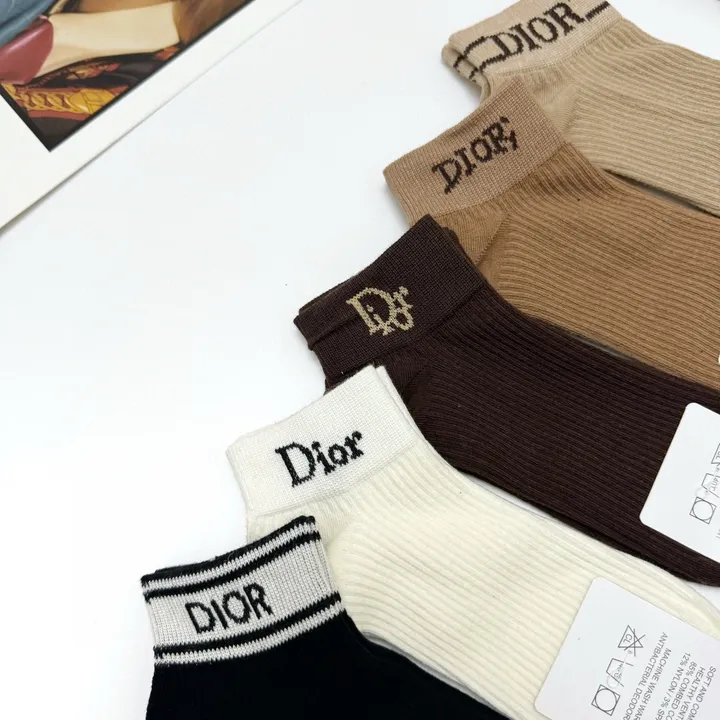 スーパーコピー ディオール 靴下