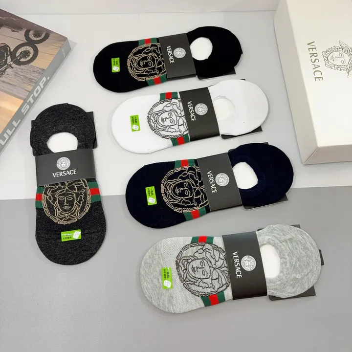 スーパーコピー ヴェルサーチ 靴下