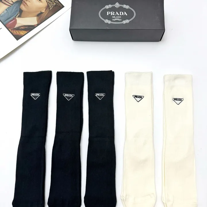 スーパーコピー プラダ 靴下