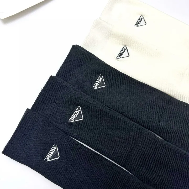 スーパーコピー プラダ 靴下
