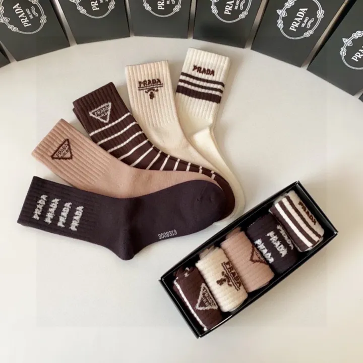 スーパーコピー プラダ 靴下