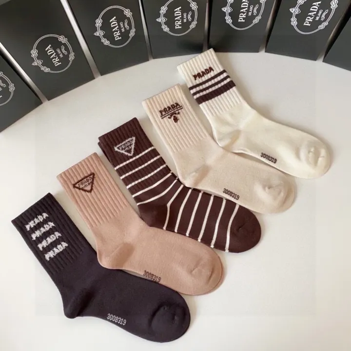 スーパーコピー プラダ 靴下
