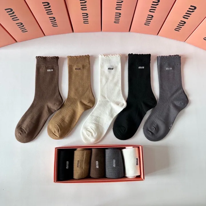 スーパーコピー ミュウミュウ 靴下