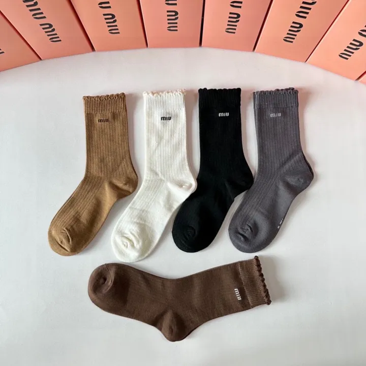 スーパーコピー ミュウミュウ 靴下