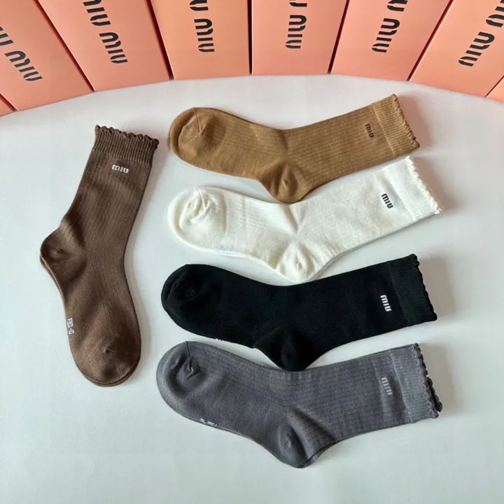 スーパーコピー ミュウミュウ 靴下