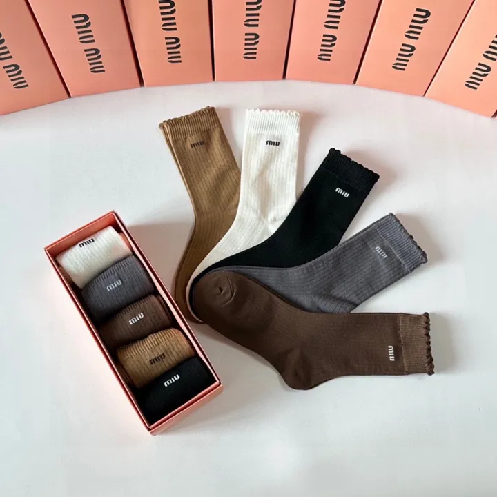 スーパーコピー ミュウミュウ 靴下