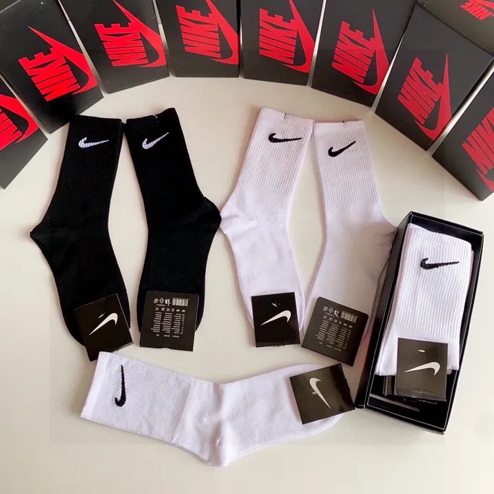 スーパーコピー ミュウミュウ 靴下