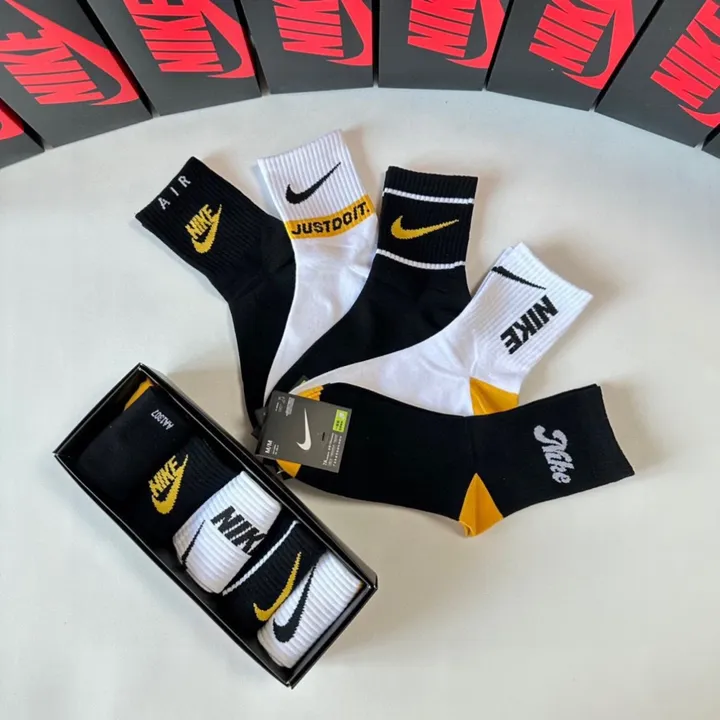 スーパーコピー ミュウミュウ 靴下