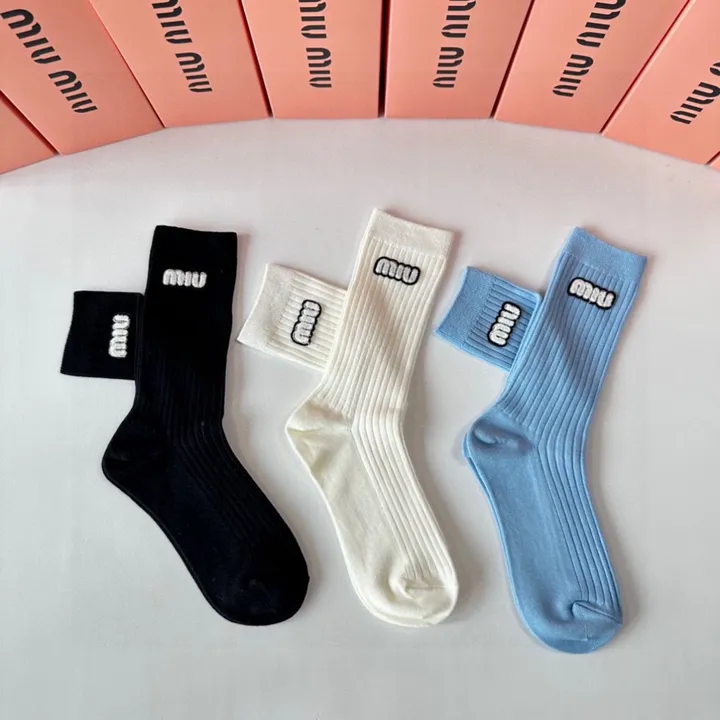 スーパーコピー ミュウミュウ 靴下