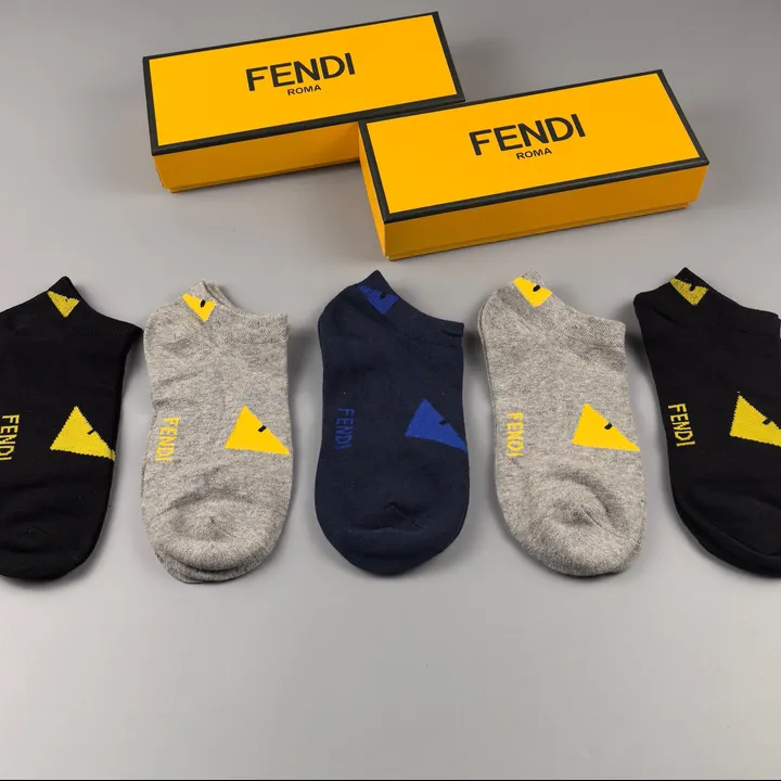 スーパーコピー ヴェルサーチ 靴下