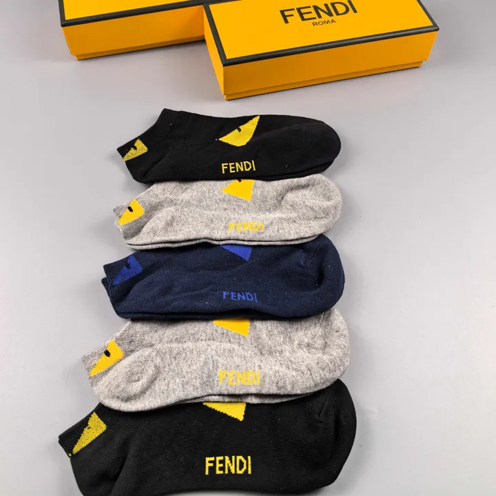 スーパーコピー ヴェルサーチ 靴下