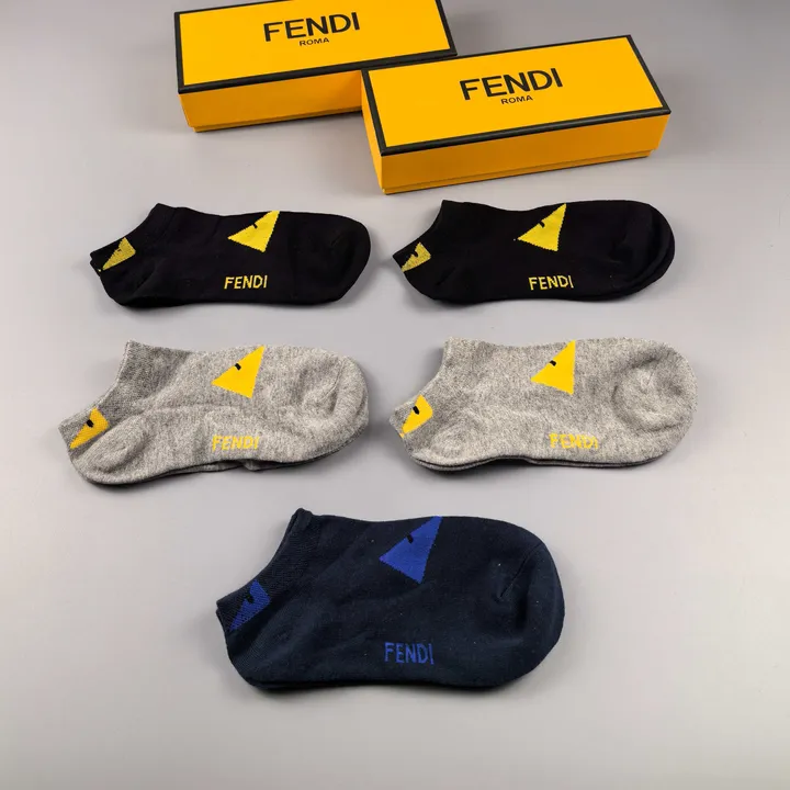 スーパーコピー ヴェルサーチ 靴下