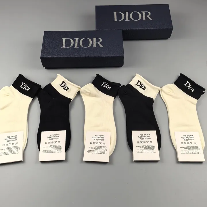 スーパーコピー ディオール 靴下