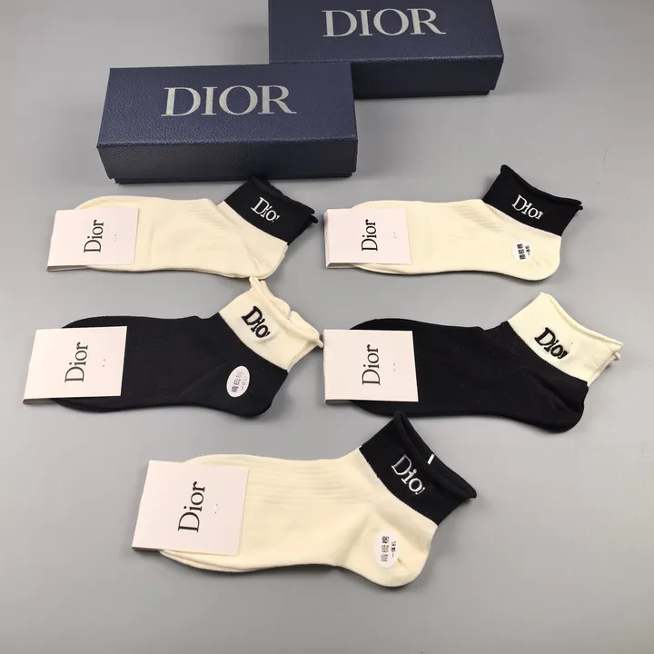 スーパーコピー ディオール 靴下