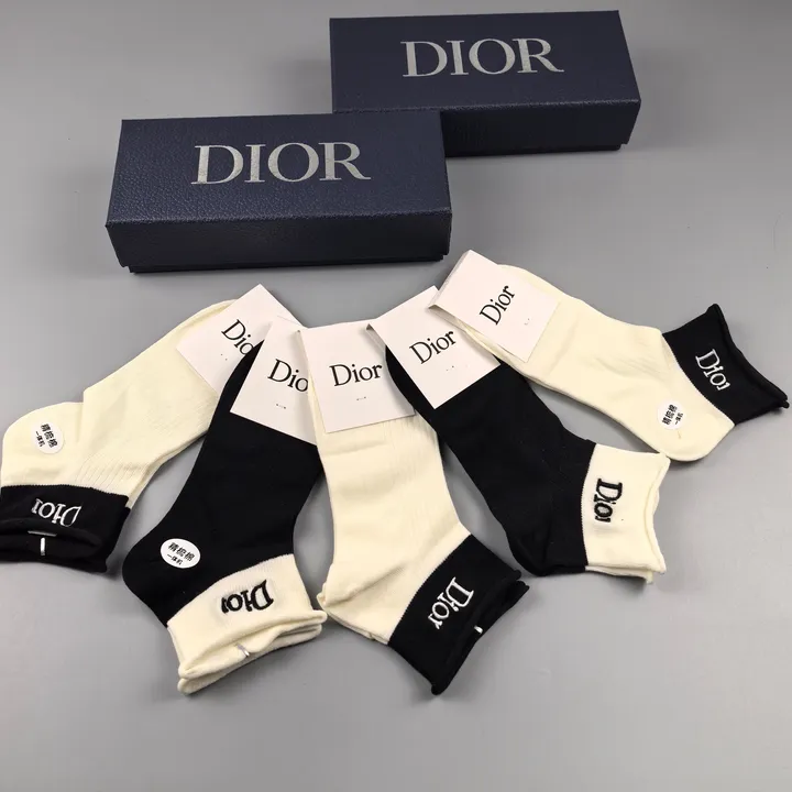 スーパーコピー ディオール 靴下