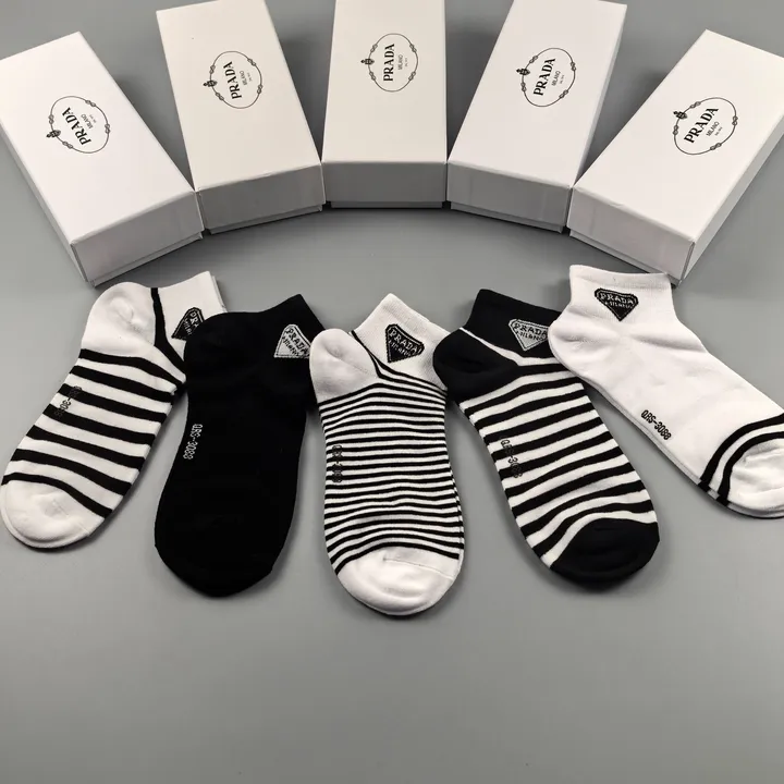 スーパーコピー プラダ 靴下
