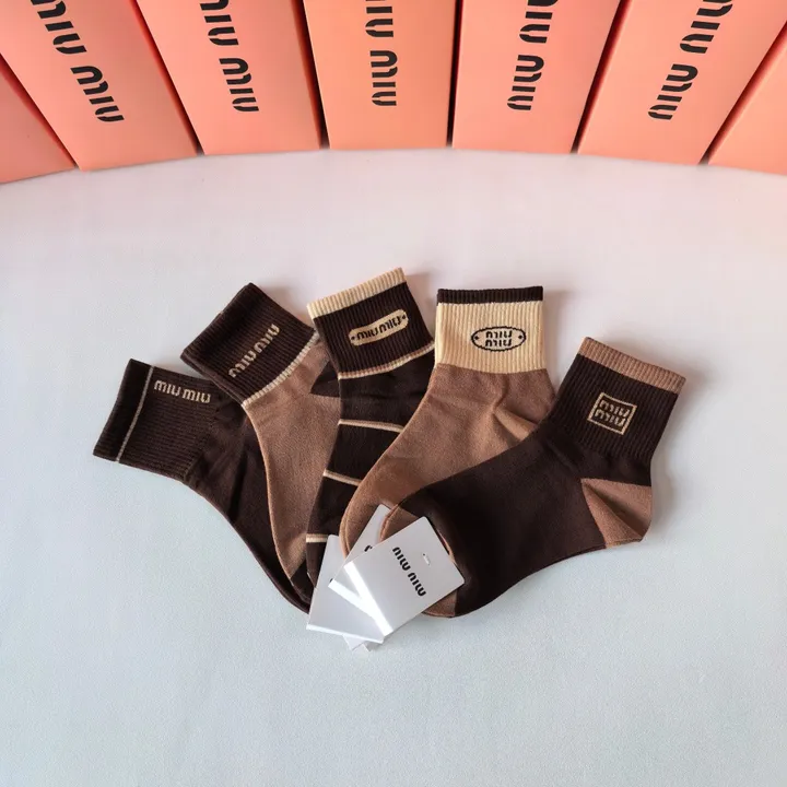 スーパーコピー ミュウミュウ 靴下