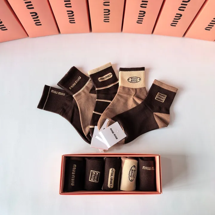 スーパーコピー ミュウミュウ 靴下