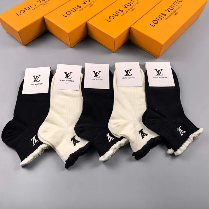 スーパーコピー ルイヴィトン 靴下