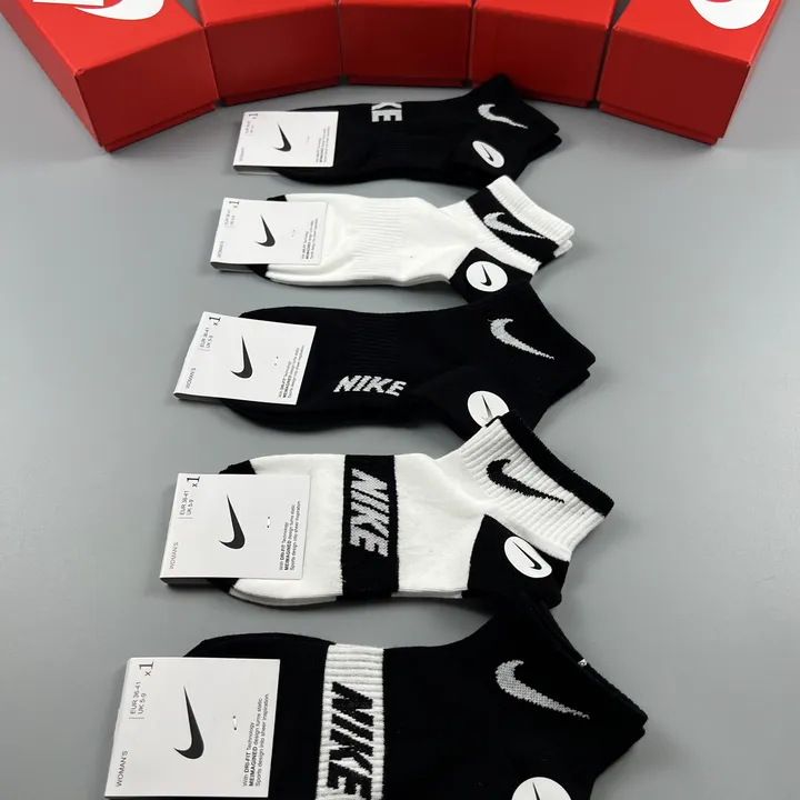 スーパーコピー ナイキ 靴下