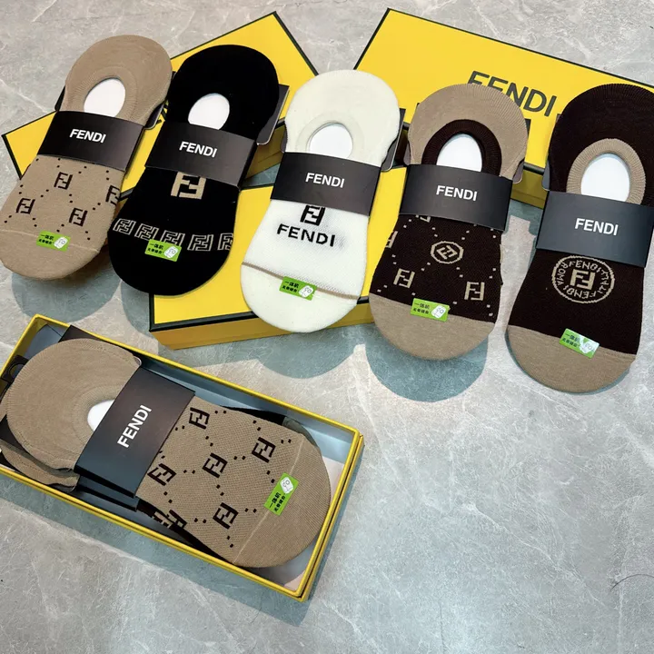 スーパーコピー ヴェルサーチ 靴下