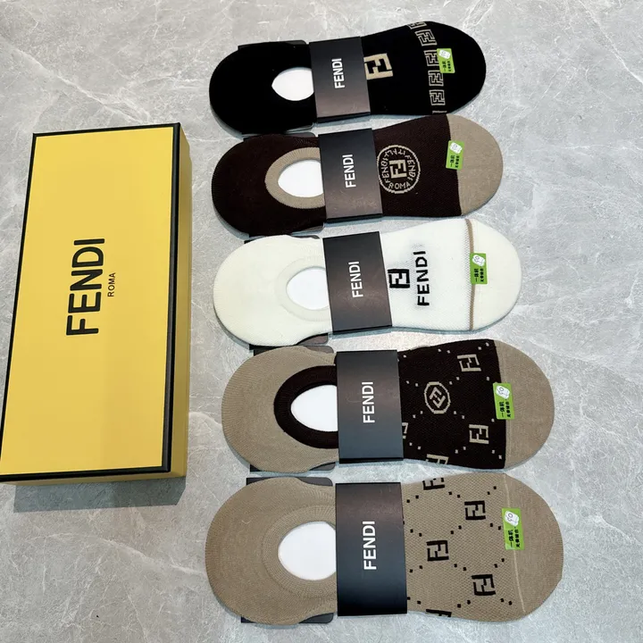 スーパーコピー ヴェルサーチ 靴下