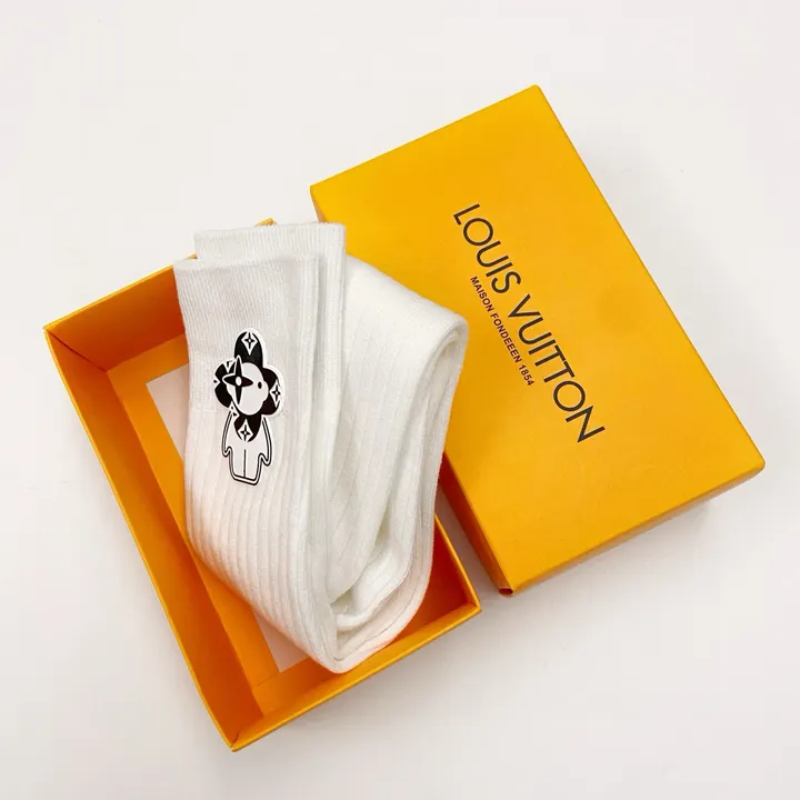 スーパーコピー ルイヴィトン 靴下