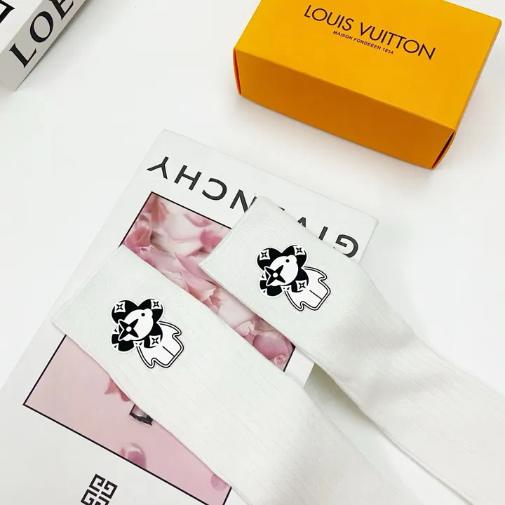 スーパーコピー ルイヴィトン 靴下