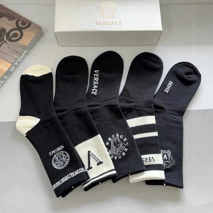 スーパーコピー ヴェルサーチ 靴下