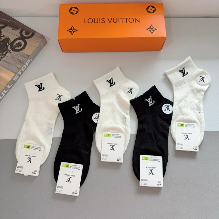 スーパーコピー ルイヴィトン 靴下
