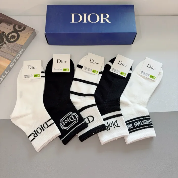 スーパーコピー ディオール 靴下