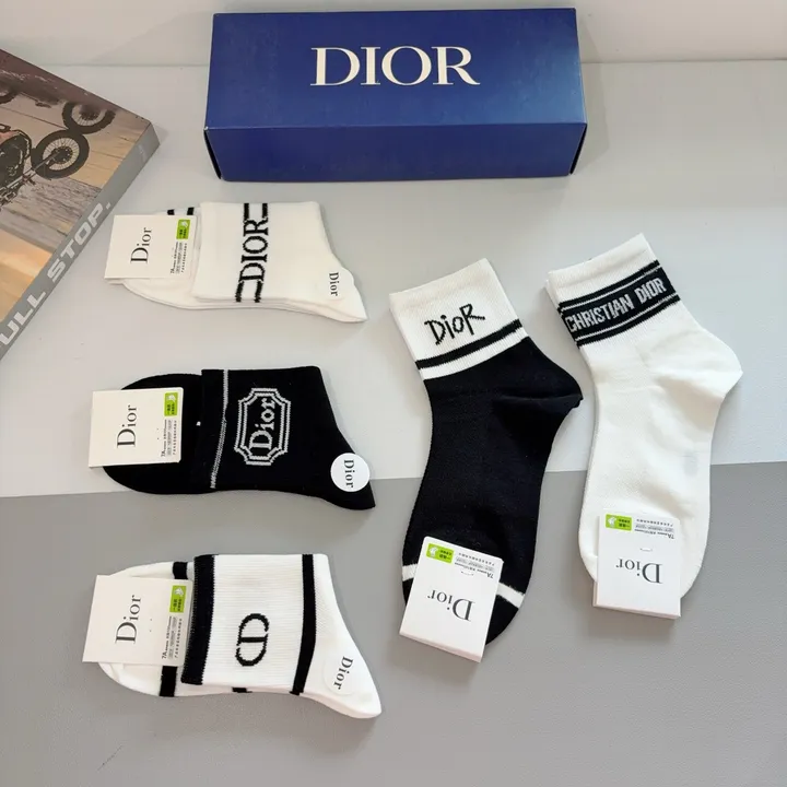 スーパーコピー ディオール 靴下