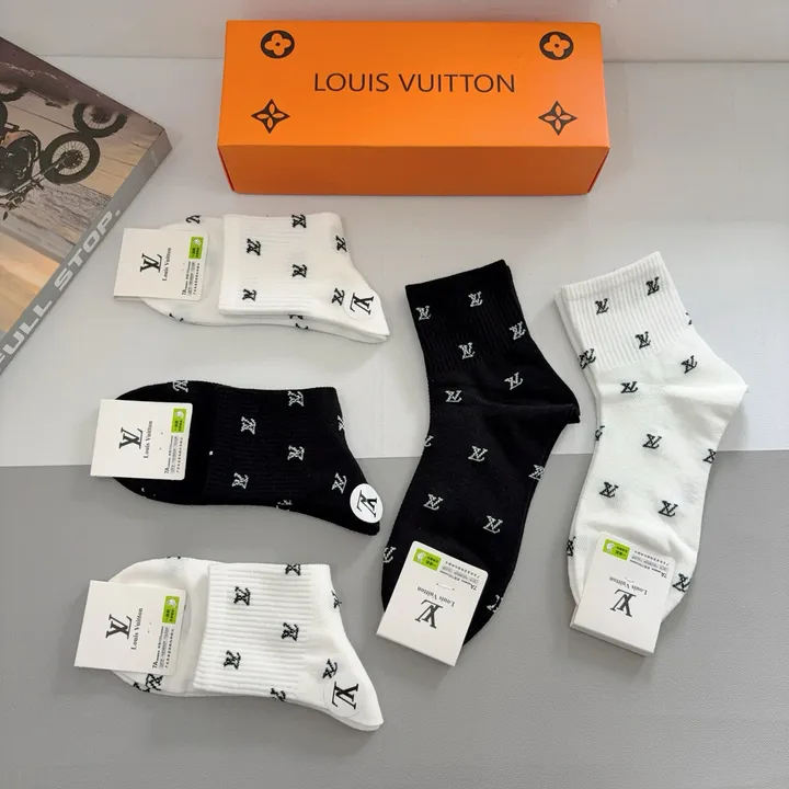 スーパーコピー ルイヴィトン 靴下