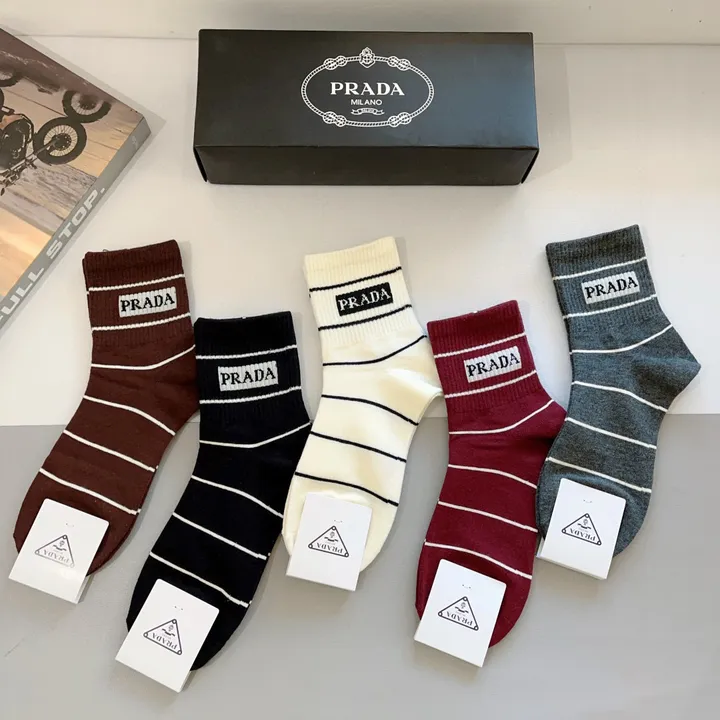 スーパーコピー プラダ 靴下