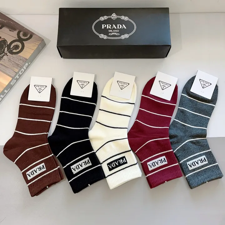 スーパーコピー プラダ 靴下