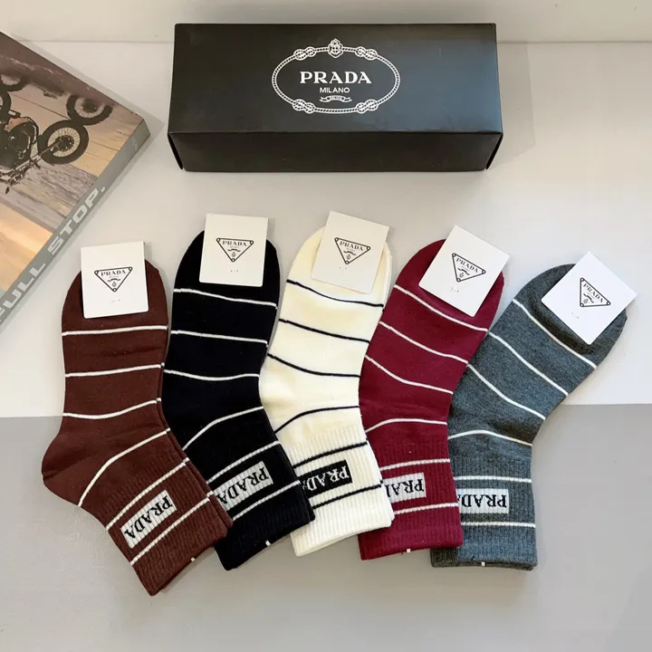 スーパーコピー プラダ 靴下
